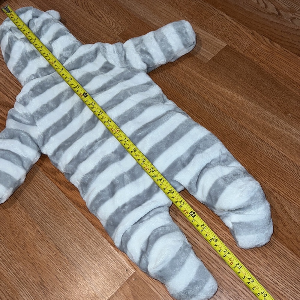 Winter Snowsuit - Picture 4 of 6
